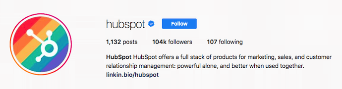 Hubspot为“骄傲月”拍摄的Instagram照片，背景为彩虹