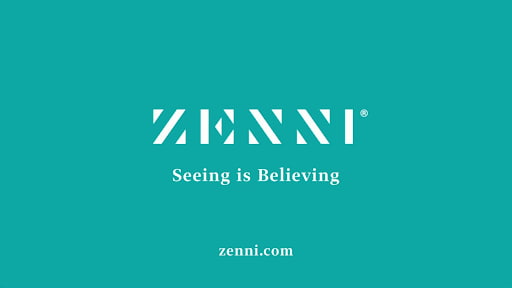 Zenni光学电视广告的结尾是Zenni的品牌颜色和“眼见为实”的文字