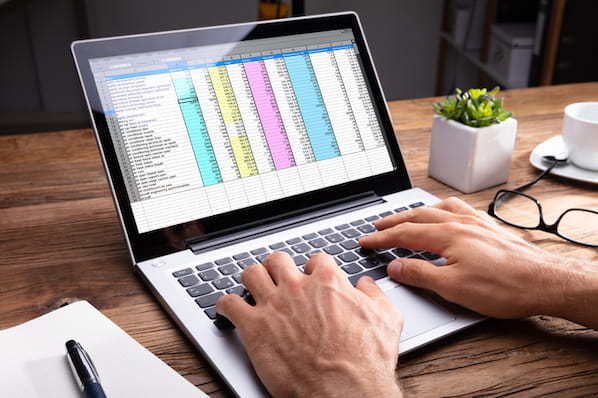 营销人员使用Microsoft Excel模板